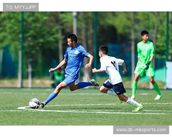 青训成果：青年队员升入一队并在季后赛中首秀表现抢眼，青训队多少岁