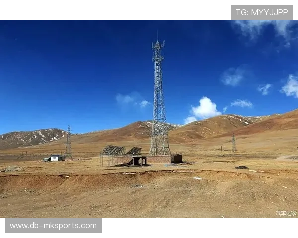 球员在场上与对手玩青藏铁路,把球沿着铁路线踢进藏区球门 球员在场上与对手玩青藏铁路,把球沿着铁路线踢进藏区球门